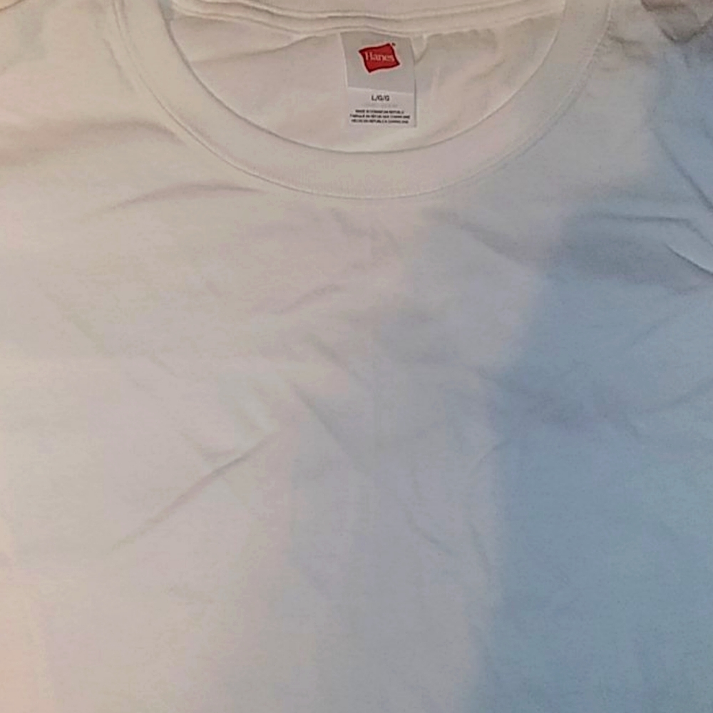 Hanes white t-shirt 👕